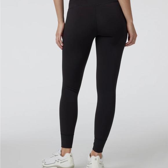 Vuori Women's Black Daily Legging - Picture 4 of 9
